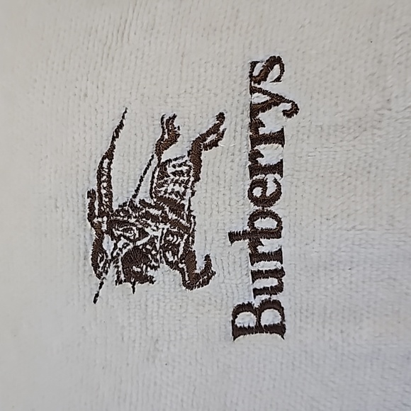 ❣️Burberrys Blanket❣️ - Picture 8 of 11